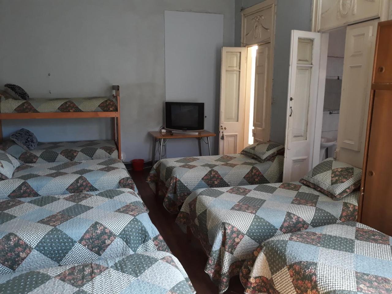 Residencial Praga Hostel ซานติอาโก ภายนอก รูปภาพ